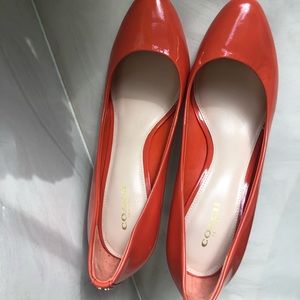 💛 Coach Pumps